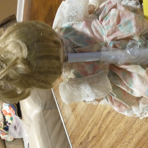 New Beautiful Porcelain Doll.❤️ - Picture 6 of 11